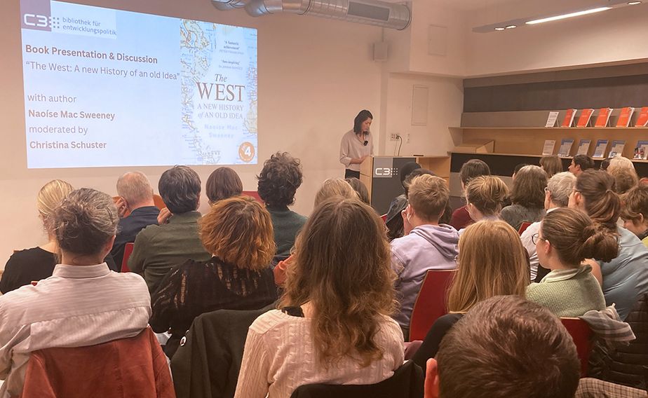 Foto: Naoíse Mac Sweeney und Gäste der Veranstaltung, (c) ÖFSE