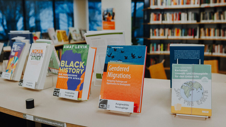 Ausgestellte Bücher in der C3-Bibliothek Ausgestellte Bücher in der C3-Bibliothek