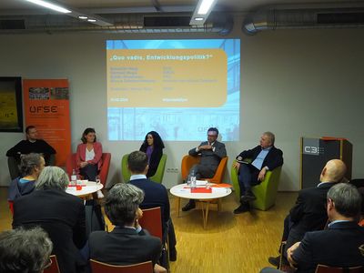 Podium der Veranstaltung