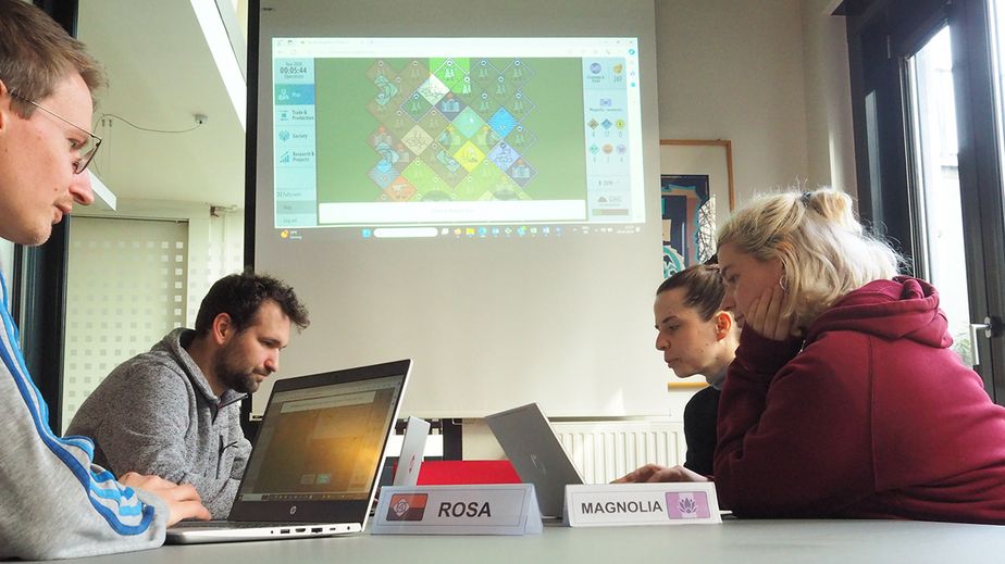 Spieler*innen des Simulationsspiels FutureSIM