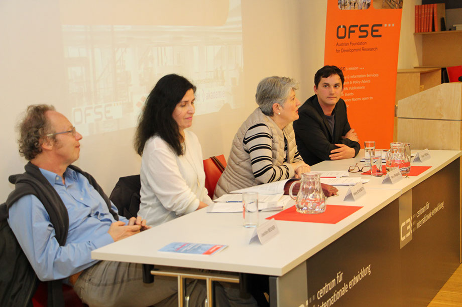 %_tempFileName3b_Roundtable_Becker_Schuberth_Frangakis_Theurl%20(f.l.t.r.)%