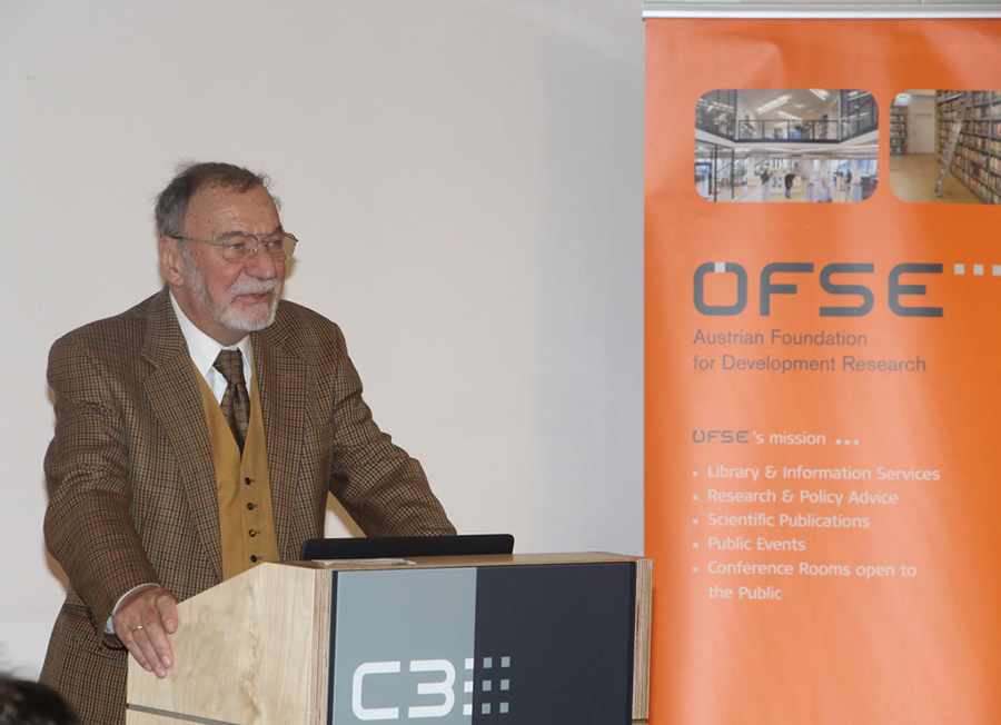 1_Begrueßung_Nowotny