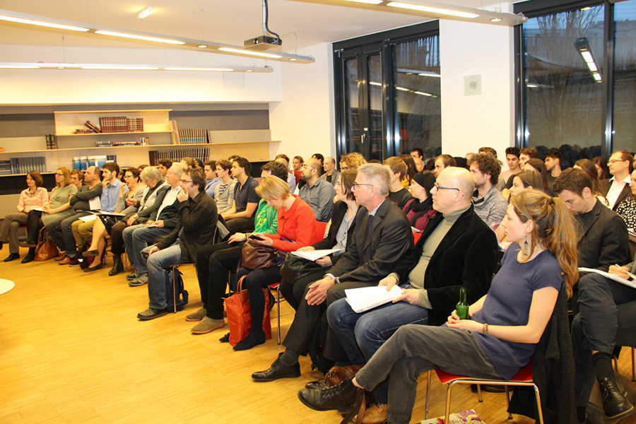 %_tempFileName3_Blick_ins_Publikum%