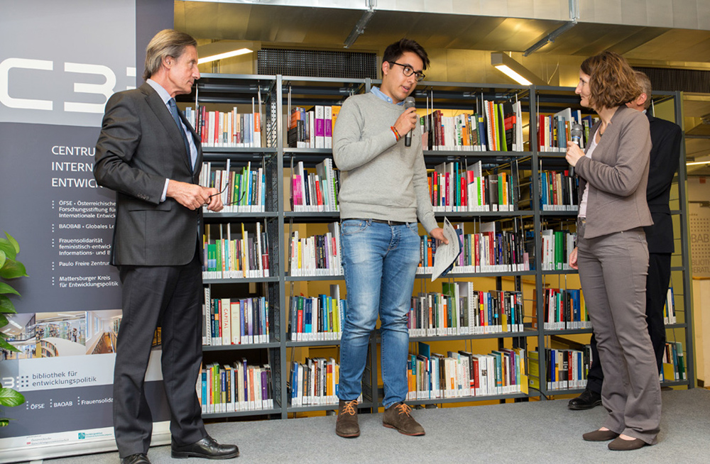 %_tempFileName12-C3-Award-Aaron%